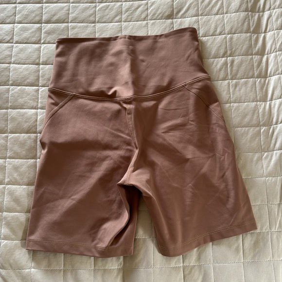 Girlfriend Collective Bike Shorts Size Small - Picture 2 of 3